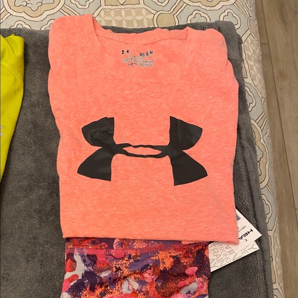 Bundle of 3 Under Armour gym shirts - Picture 5 of 10